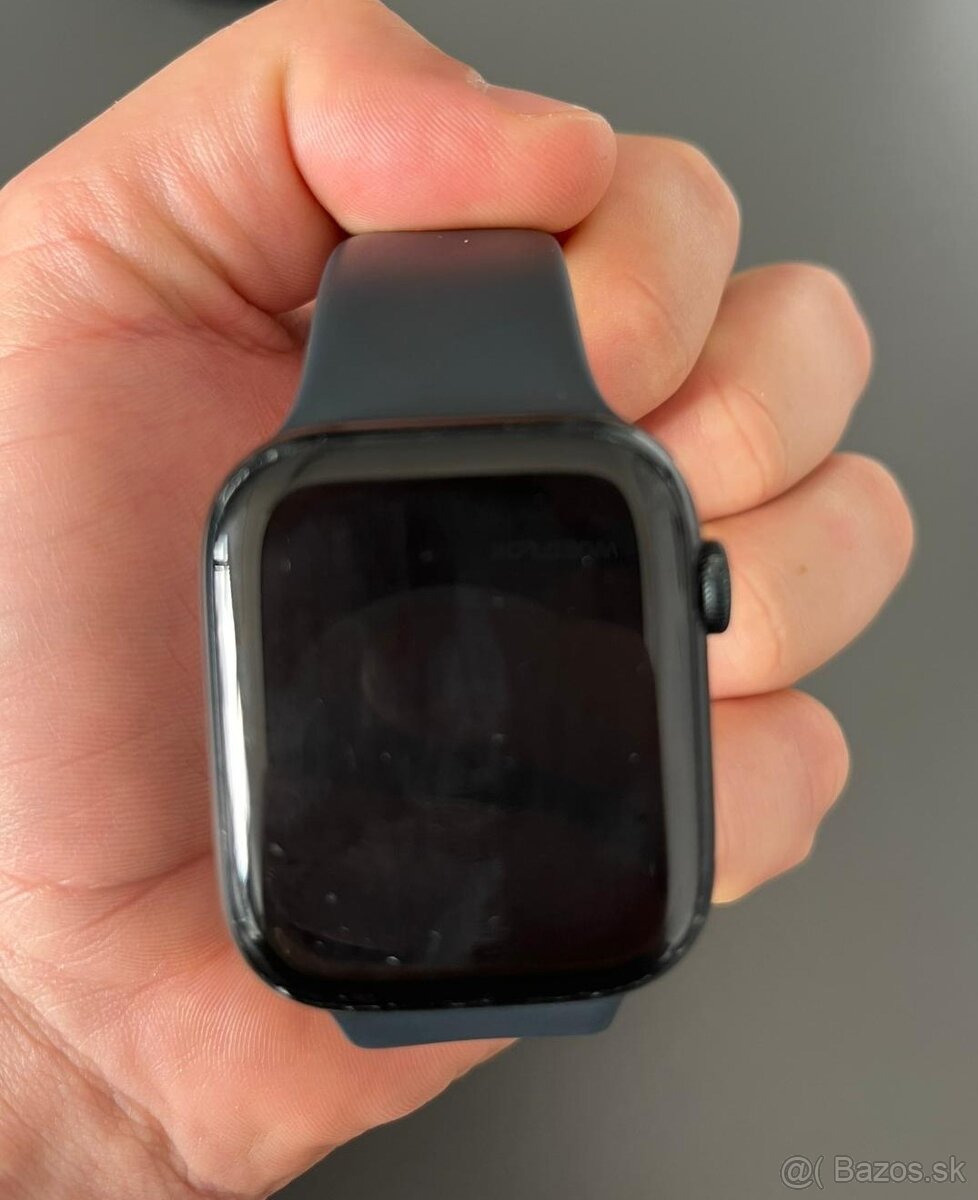 Predám hodinky Apple Watch 7 Midnight 45mm