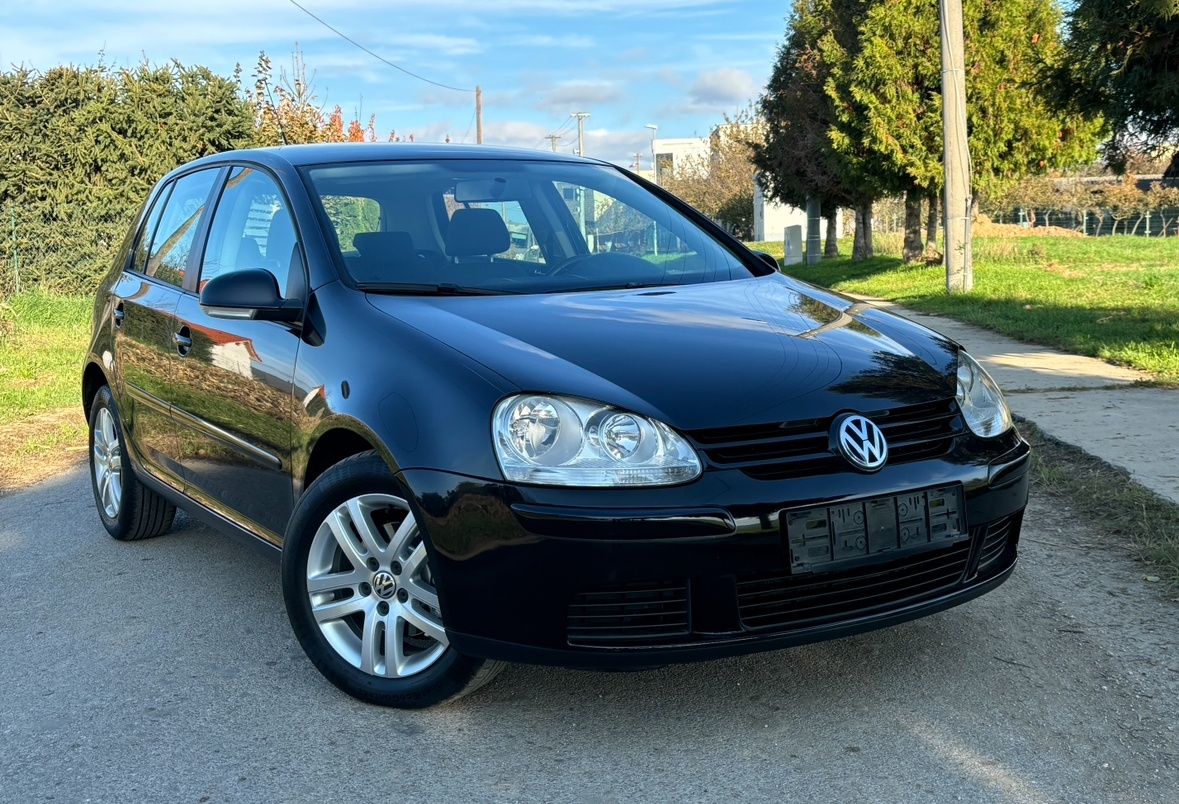 VOLKSWAGEN GOLF 1.9 TDI UNITED SPORT - Bez DPF / Ťažné