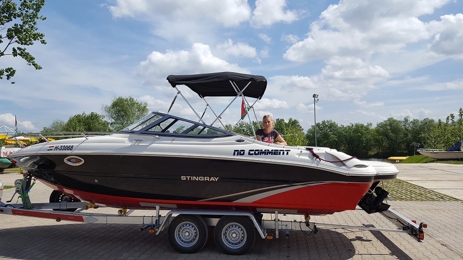 Motorový čln (loď) STINGRAY ST225CR 5.0 MPi Mercruiser.