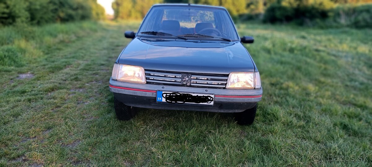 Peugeot 205