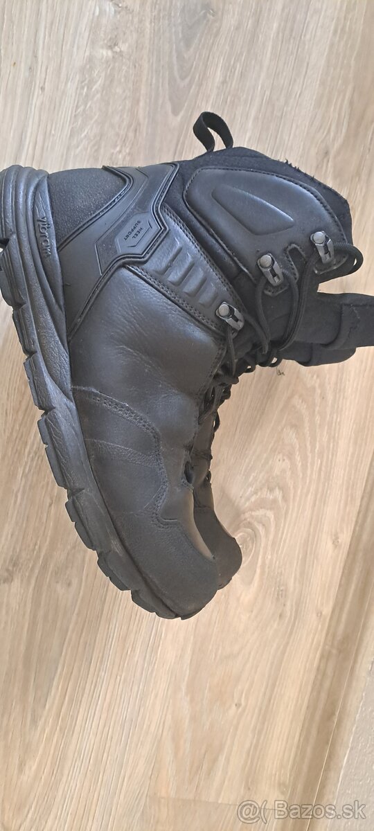 Obuv Goretex 42