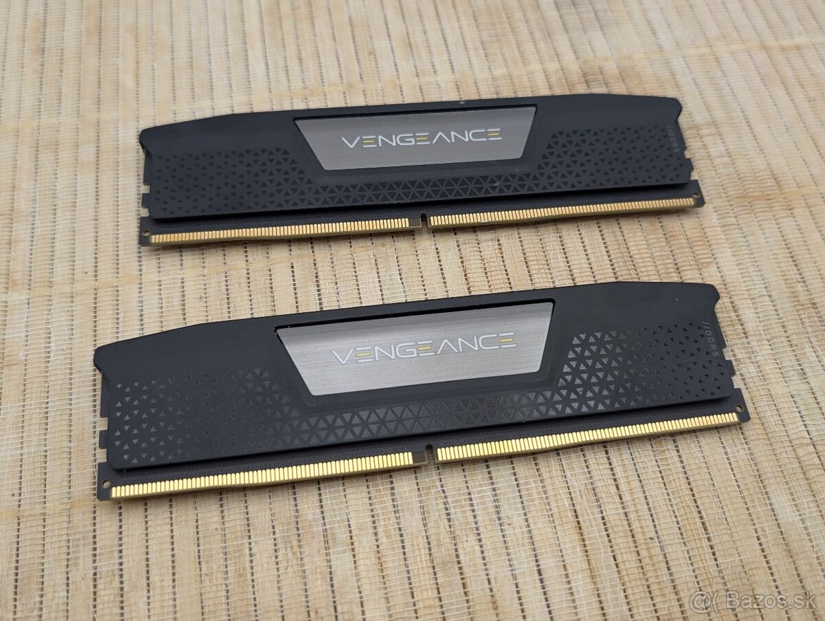 Corsair 32GB KIT DDR5 5600MHz CL36 Vengeance Black (záruka)