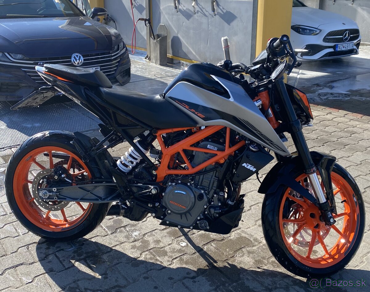 KTM DUKE 390