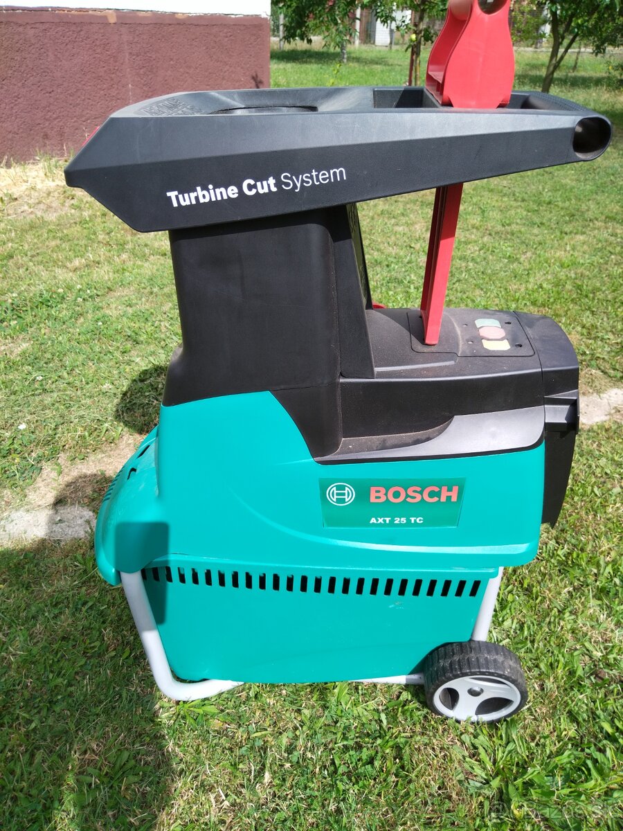 Predam drticku konarov Bosch 2500W