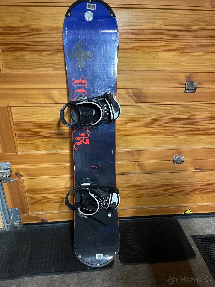 SNOWBOARD 152 cm