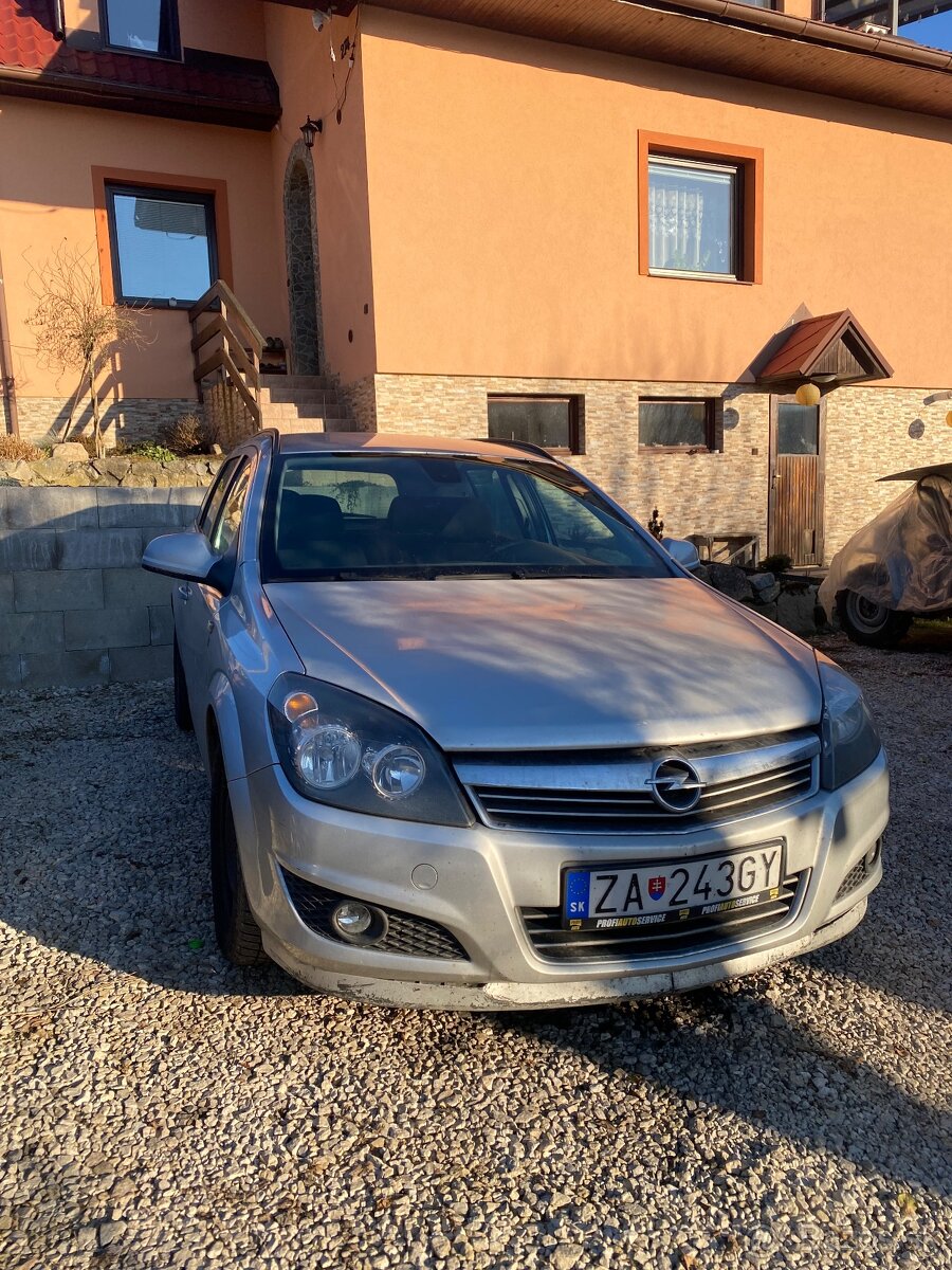 Opel astra, 1,7 časti, r.v. 2010