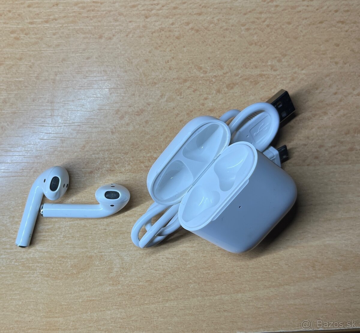 Airpods 2. Gen s bezdrôtovým nabíjaním