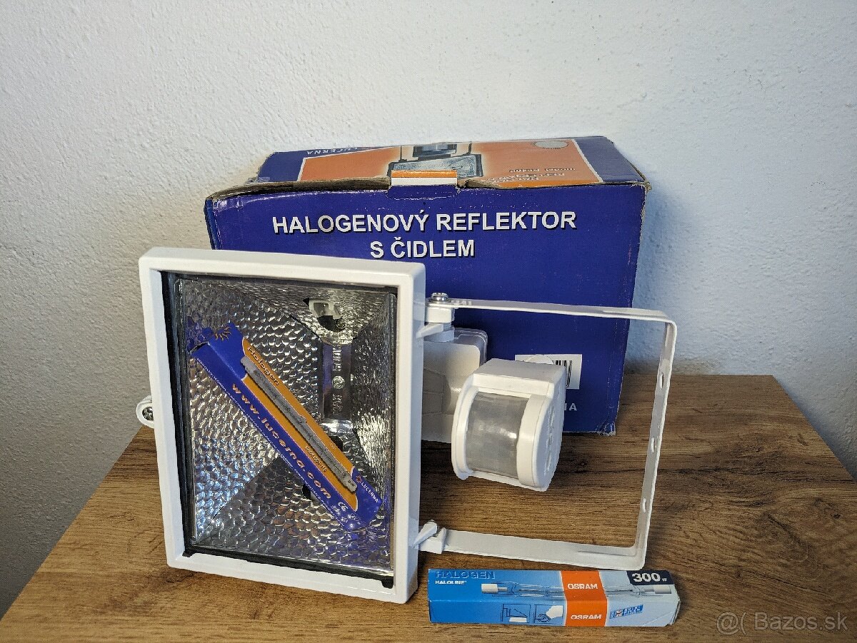 Halogenovy reflektor s pohybovym snimacom