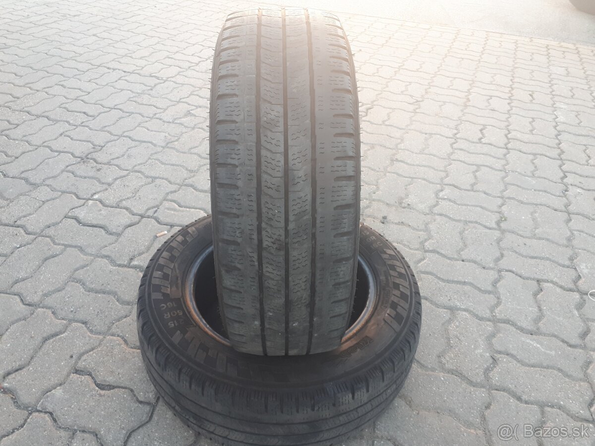 Predam 2ks preumatiky 215/60r16c zimne