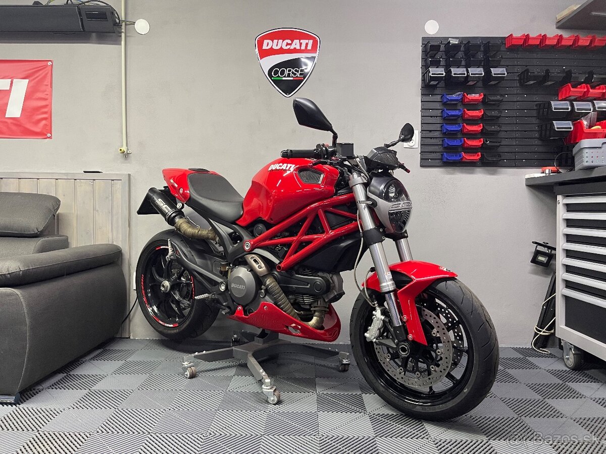 Ducati Monster 796