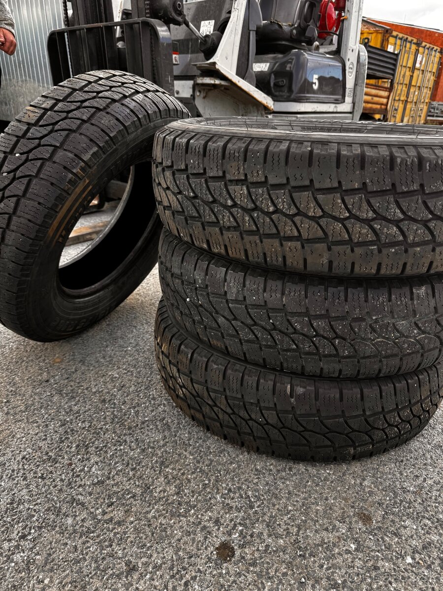 Zimné pneu 215/75R16C