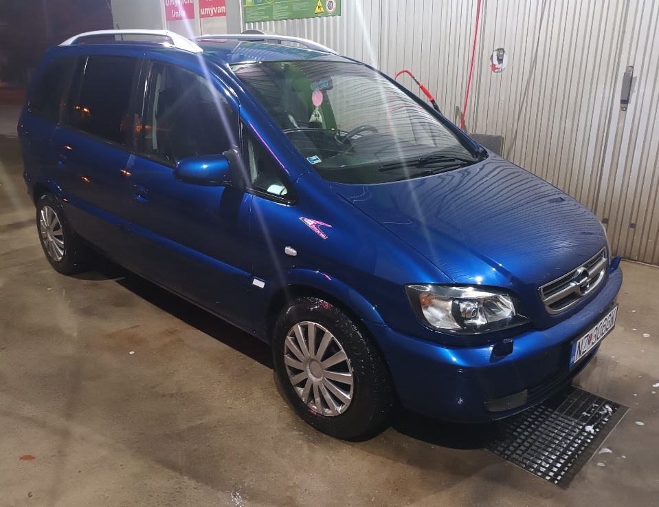 Opel zafira 2,2 tdi 7 miestny