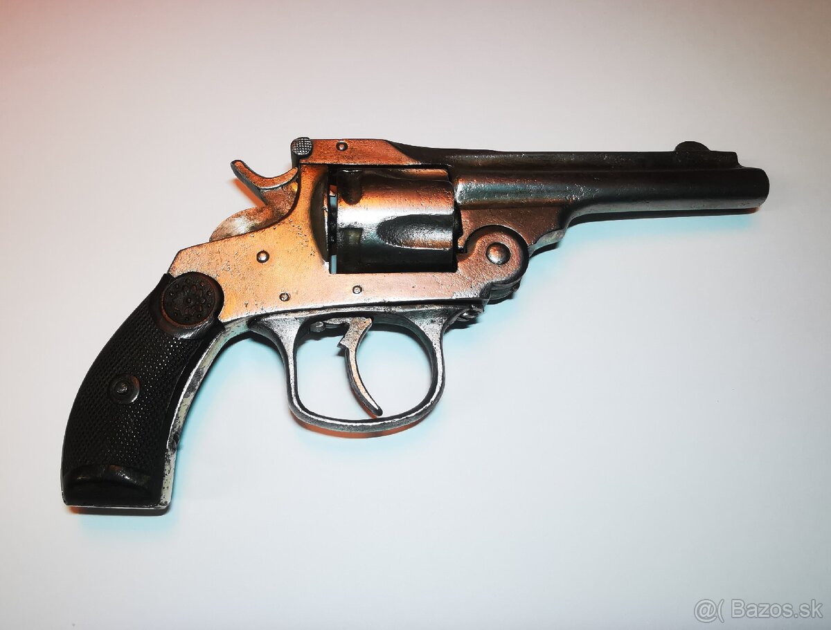 Revolver typu Smith & Wesson, cal. 380 CF