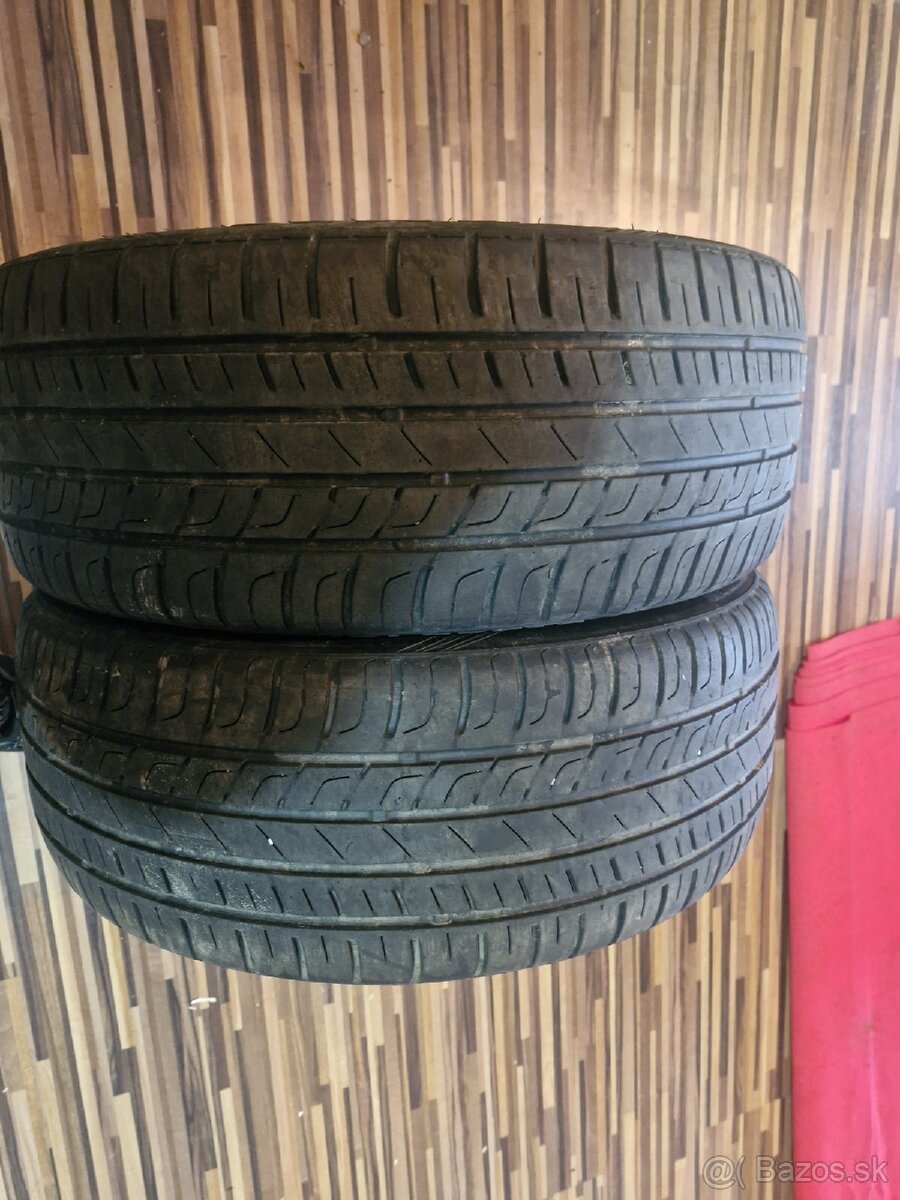 215/45R17