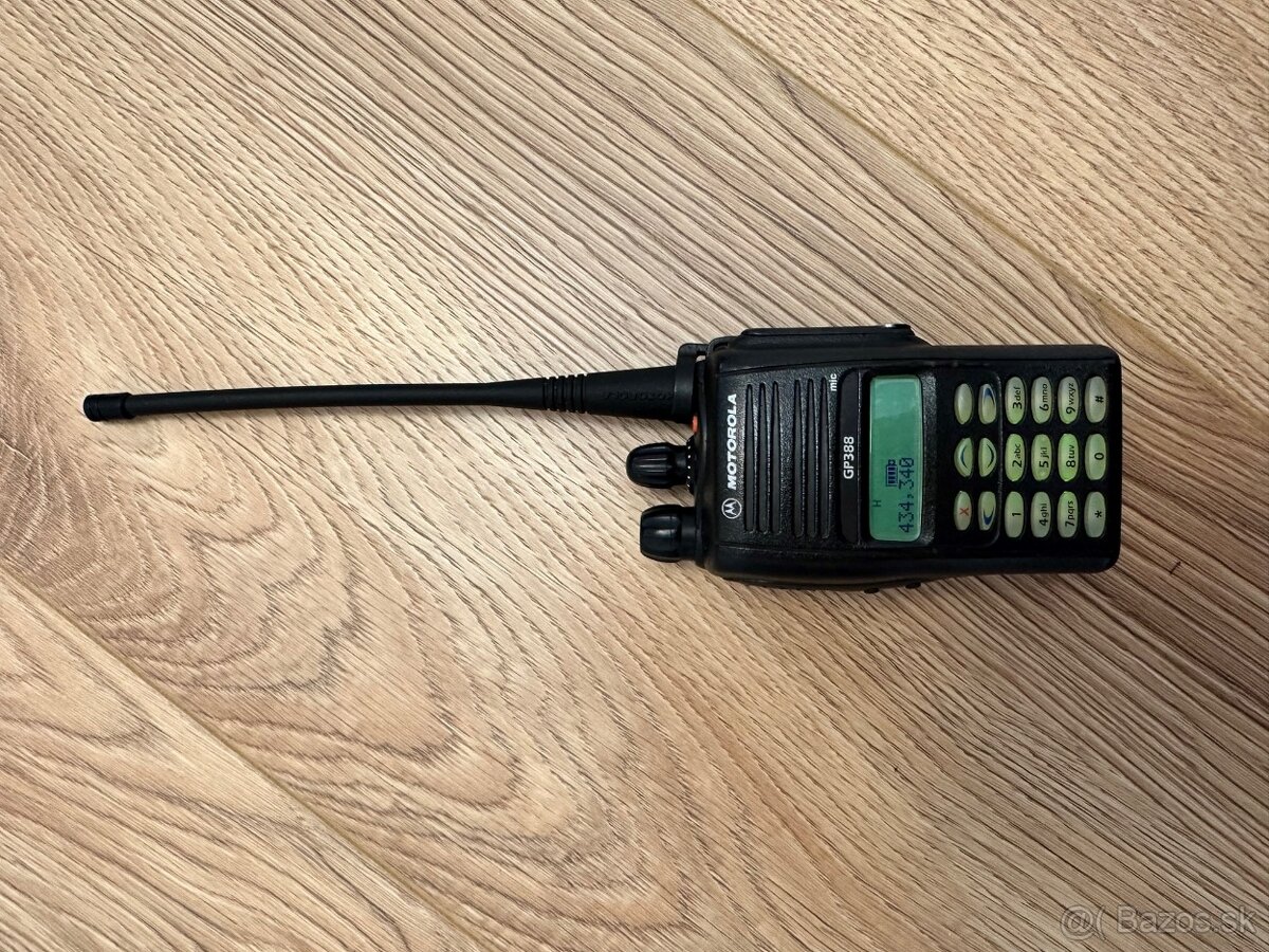 Vysielačka Motorola GP 388 UHF 403-470 MHz