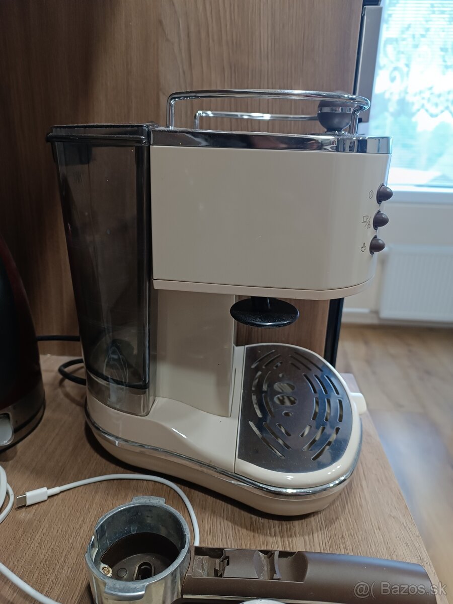 Delonghi kávovar