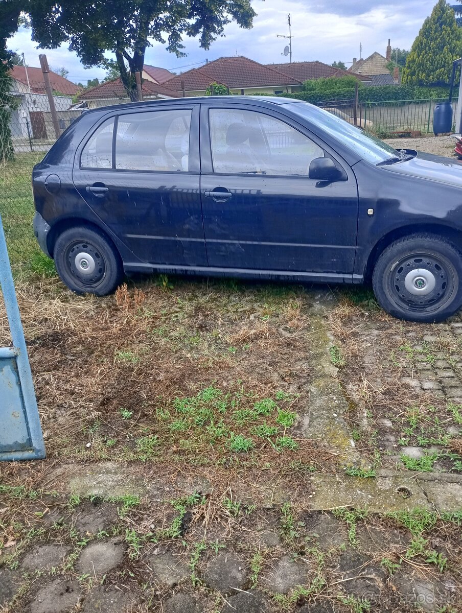 Fabia 1,2 čierna metaliza