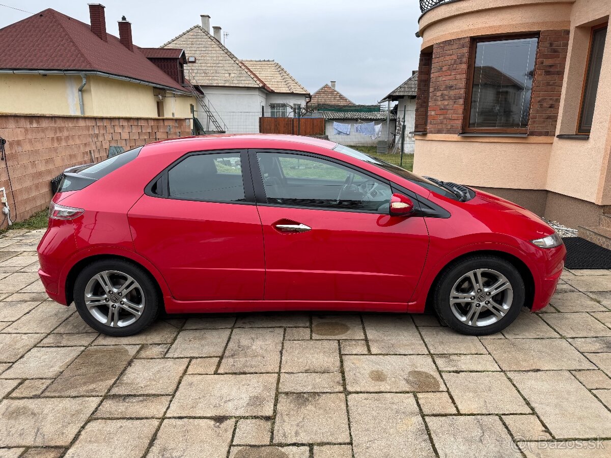 Honda Civic 1.4i, VTEC, benzin, rok 2011