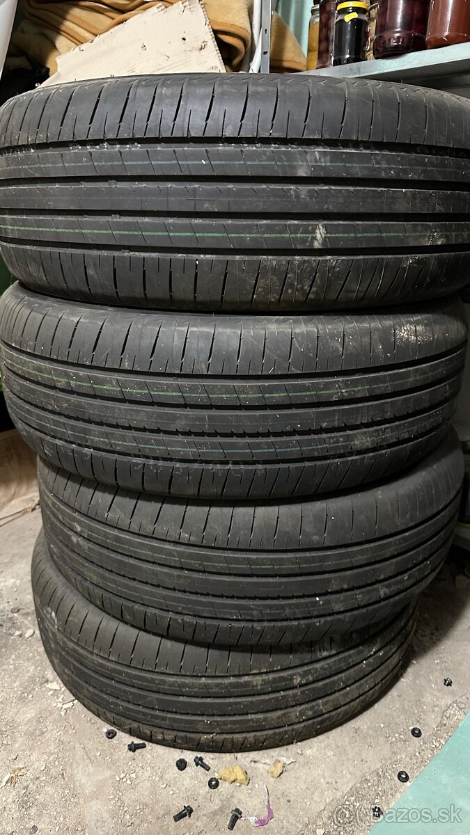 235/50 R20