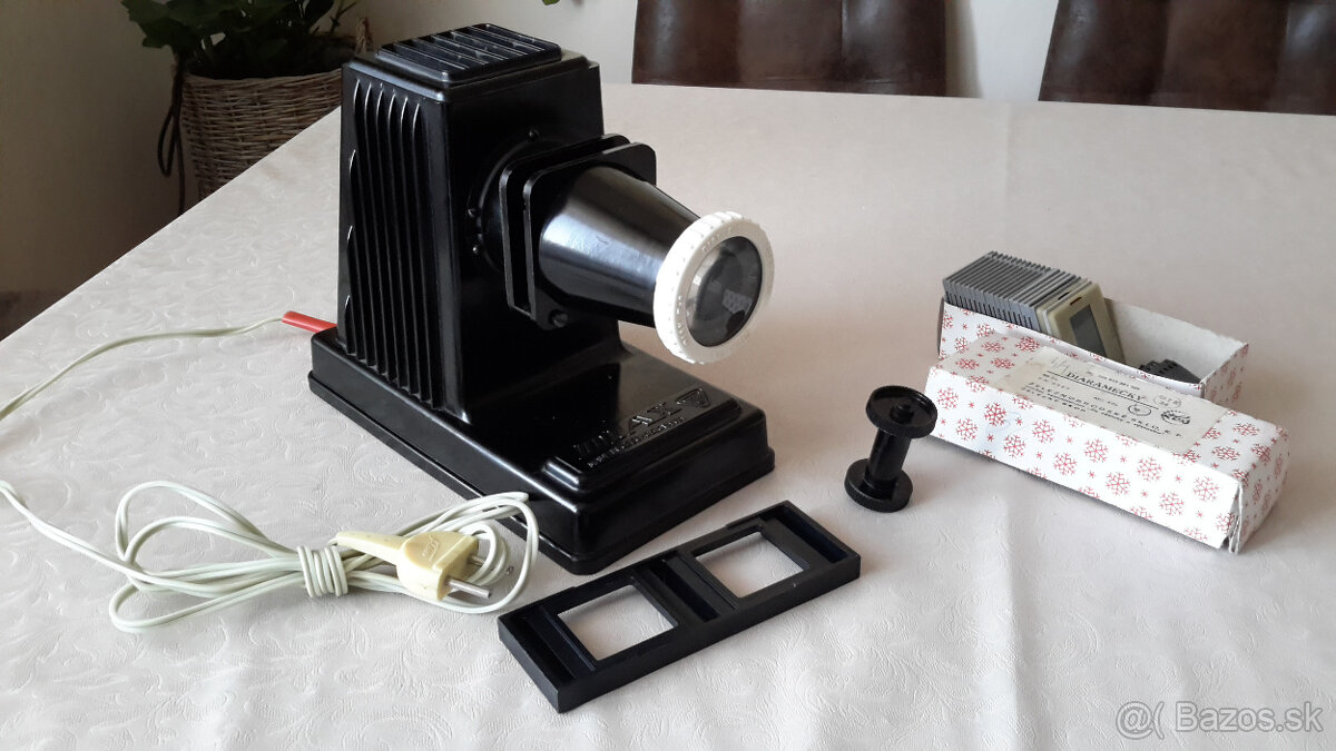 starožitný funkčný detský projektor značky Diax