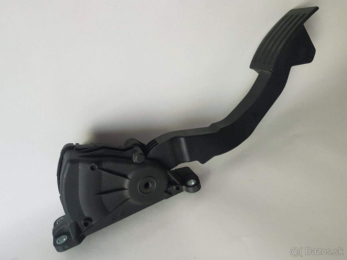 predam plynovy pedal na ford focus mk2