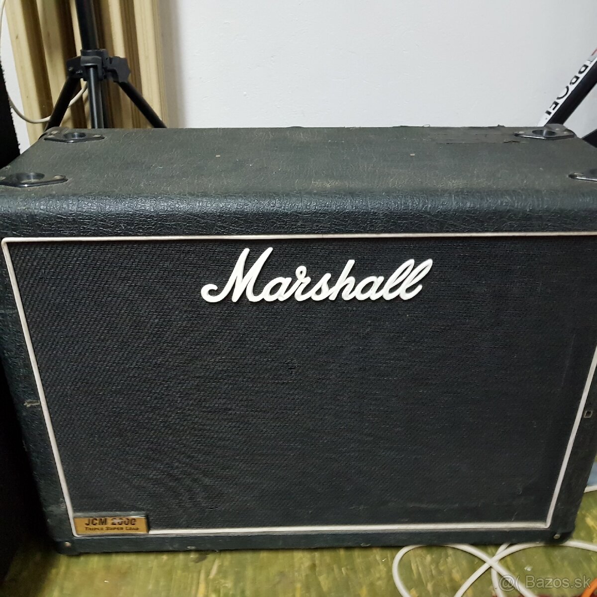 Predám Marshall box JCM2000