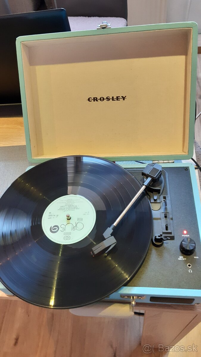 Predam gramafon  CROSLEY  Model CR8005