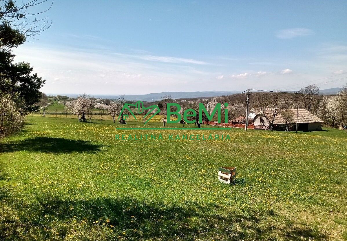 Veľkolepý slnečný pozemok, rodinný dom, kopanice Krupina