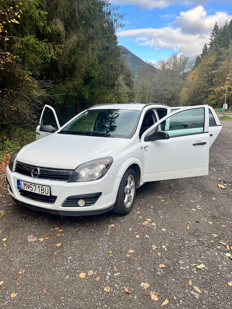 Predam opel astra H