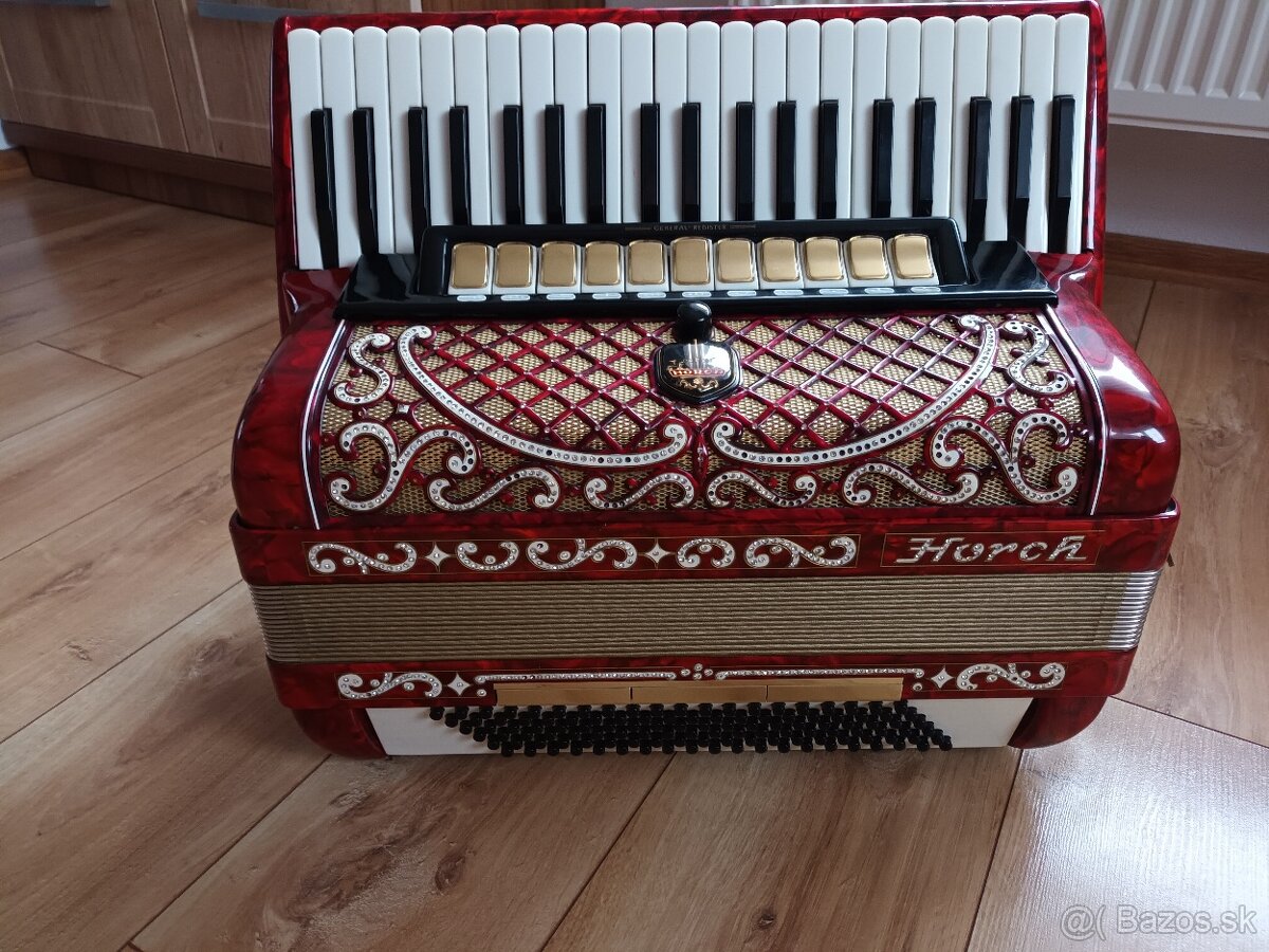 Klavesova harmonika 120