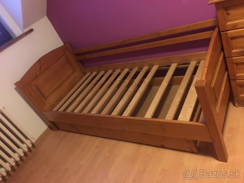 Drevená posteľ+rošt  jednolôžko - masív