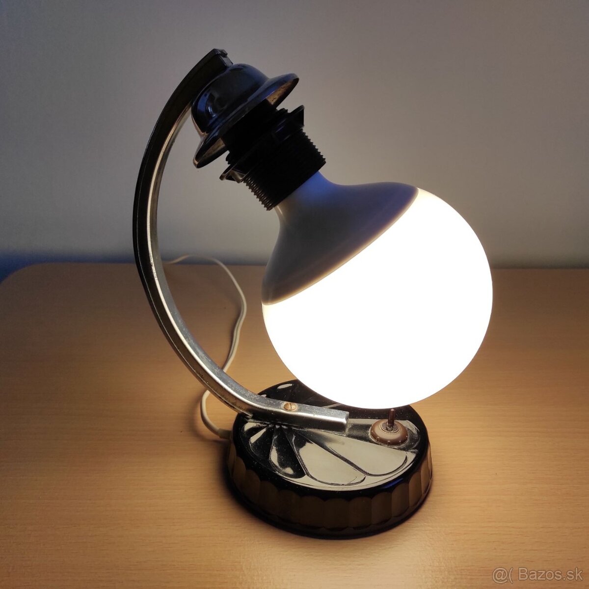 Opäť trendy starožitná nočná stolová lampa Napako