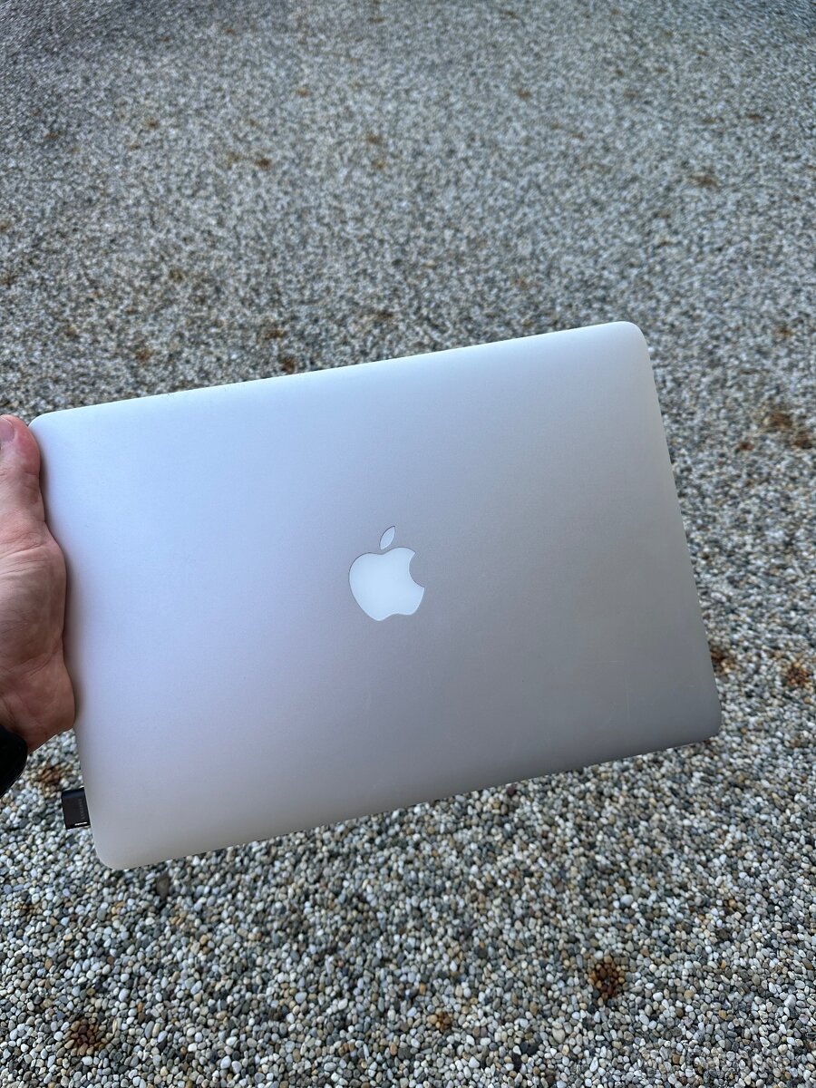 MacBook Air 2017, OS sonoma, 8GB, SSD 250+256+128GB