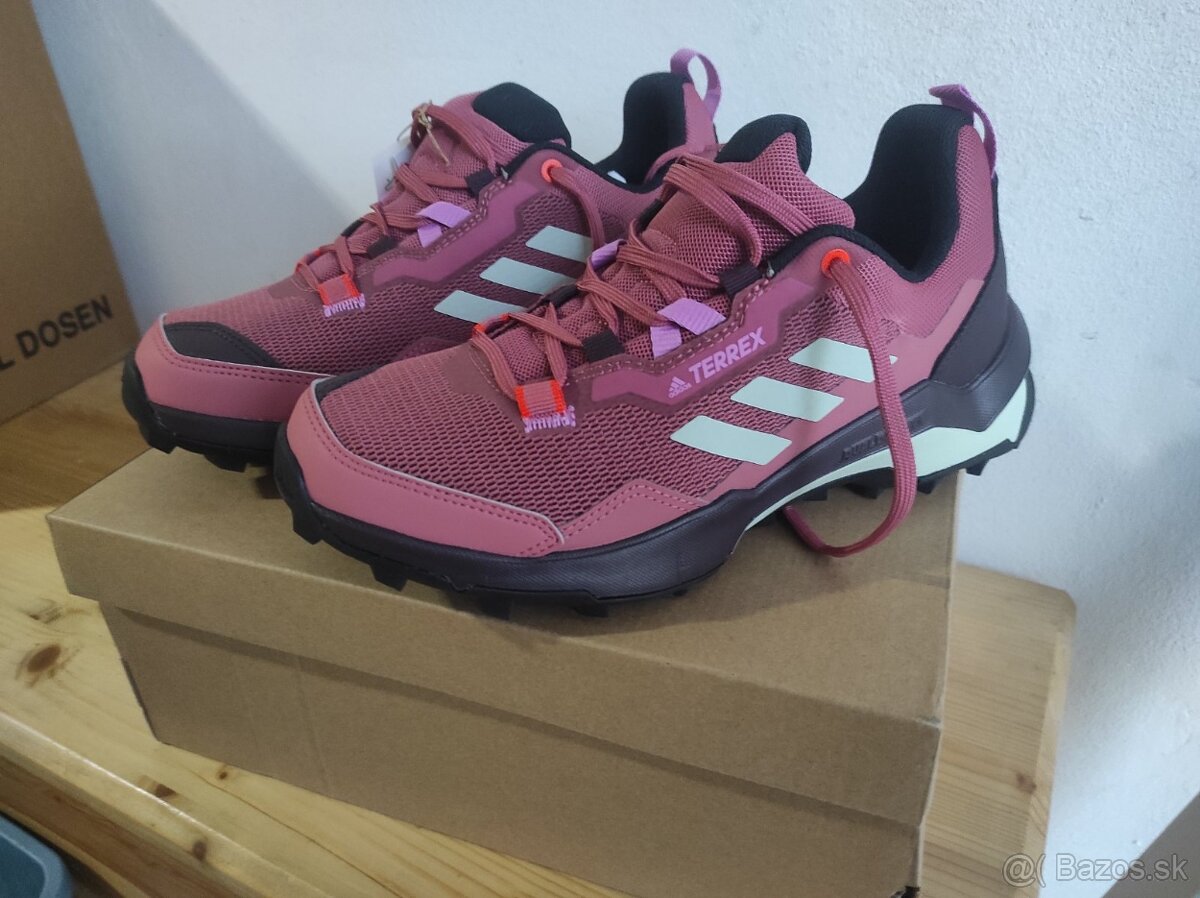 NOVÉ ADIDAS TERREX 38