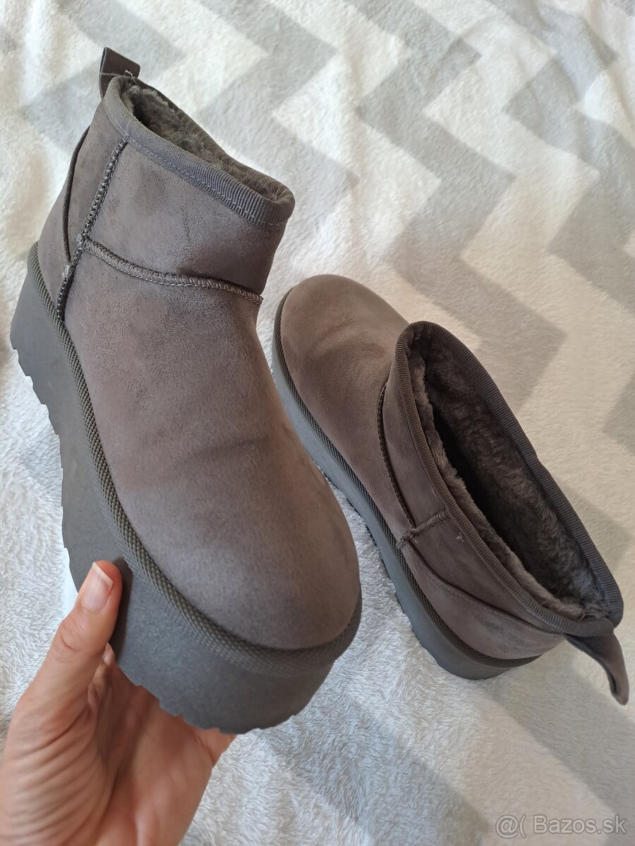 Snehule na platforme v style ugg