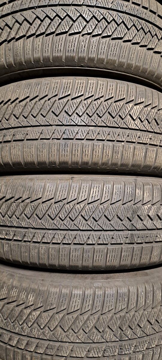 Predám 4ks jazdené zimné 235/55r18-100H