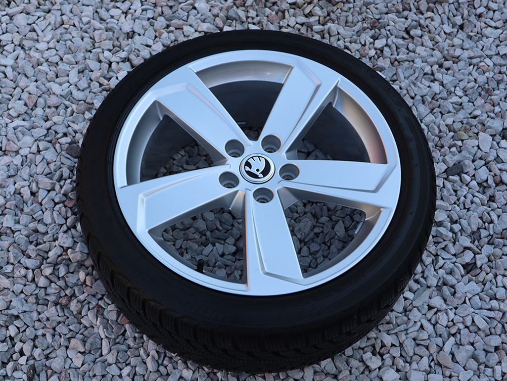 18" Alu kola = 5x112 = ŠKODA OCTAVIA = 225/40R18 ZIMNÍ 99%