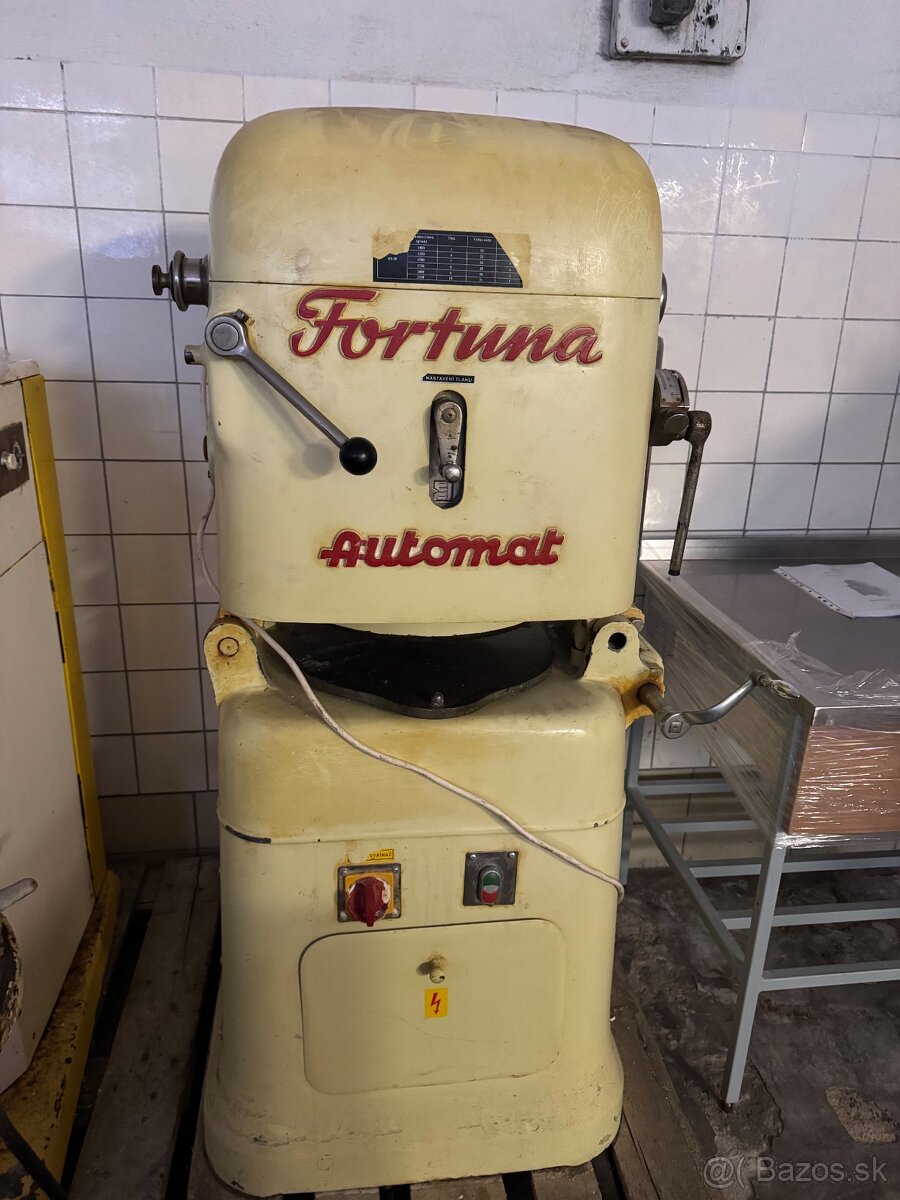 DĚLIČKA TĚSTA FORTUNA A3 AUTOMAT