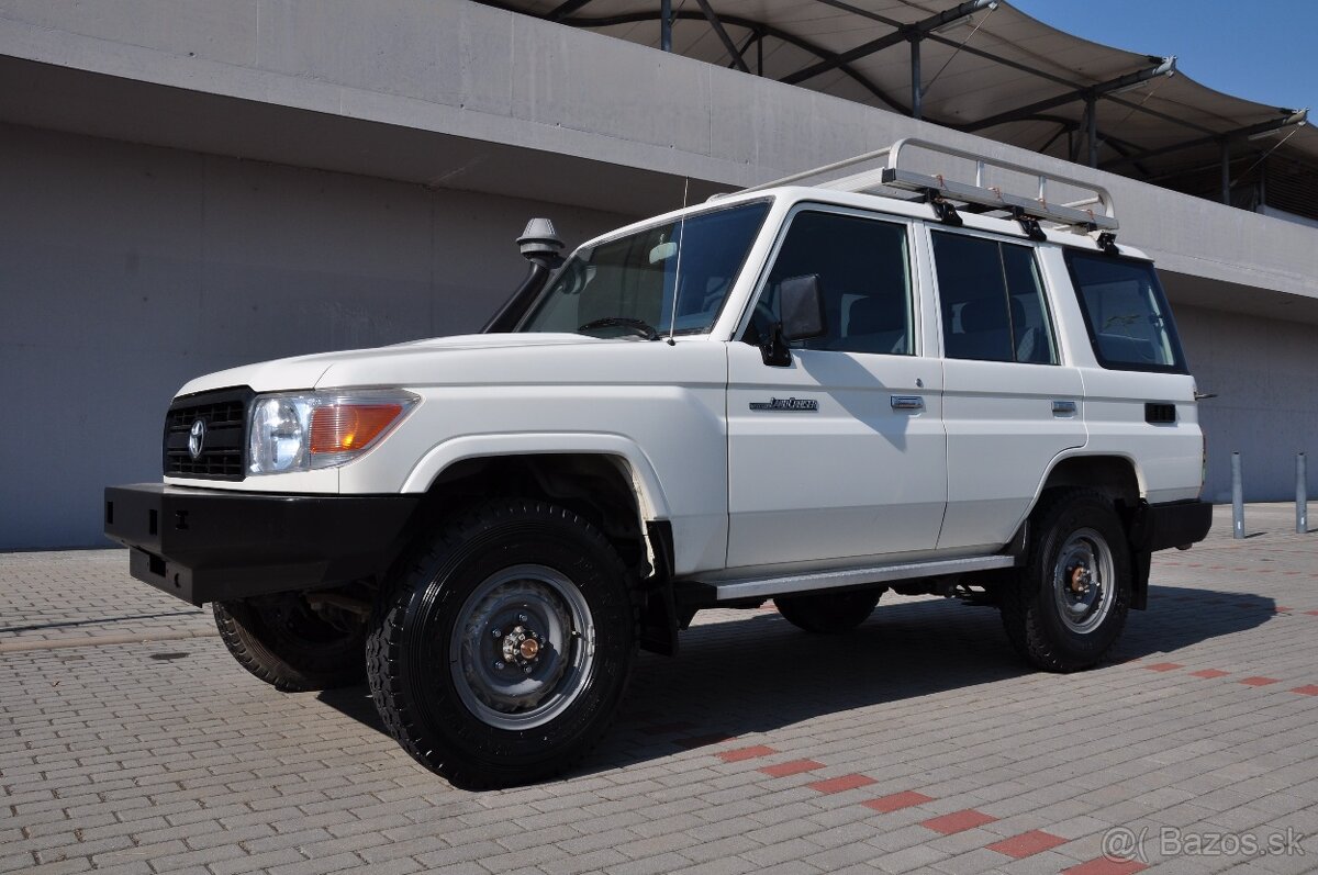 Toyota HZJ 76 LandCruiser - NOVÉ AUTO - 14 km - 4.2 Diesel