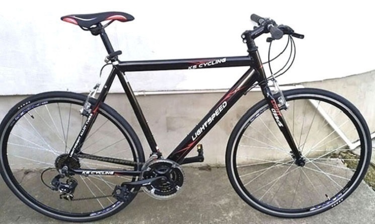 Športový cestný bicykel 23,5 rám 28 kolesá 3x7 SHIMANO