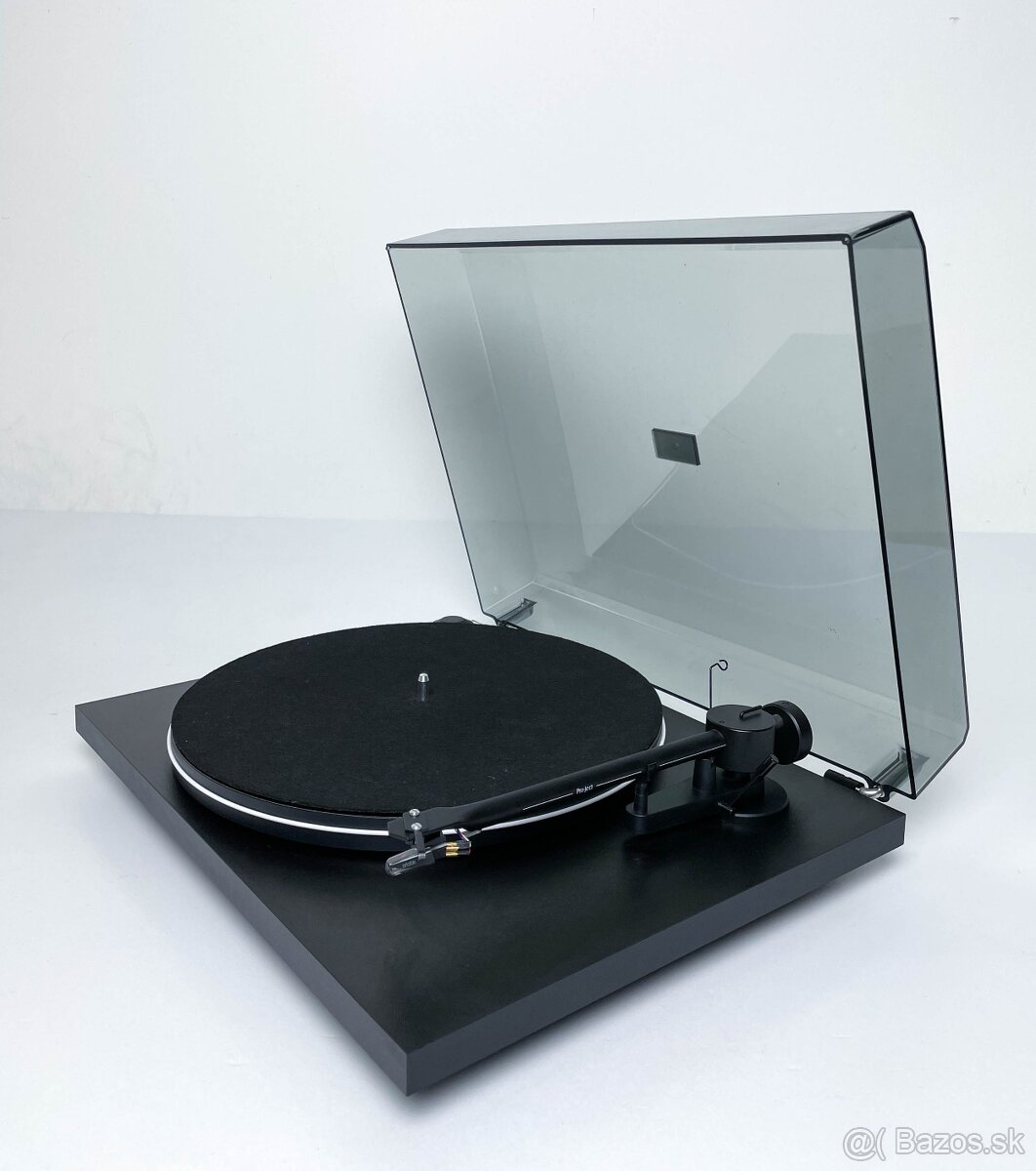 PRO-JECT ESSENTIAL II USB