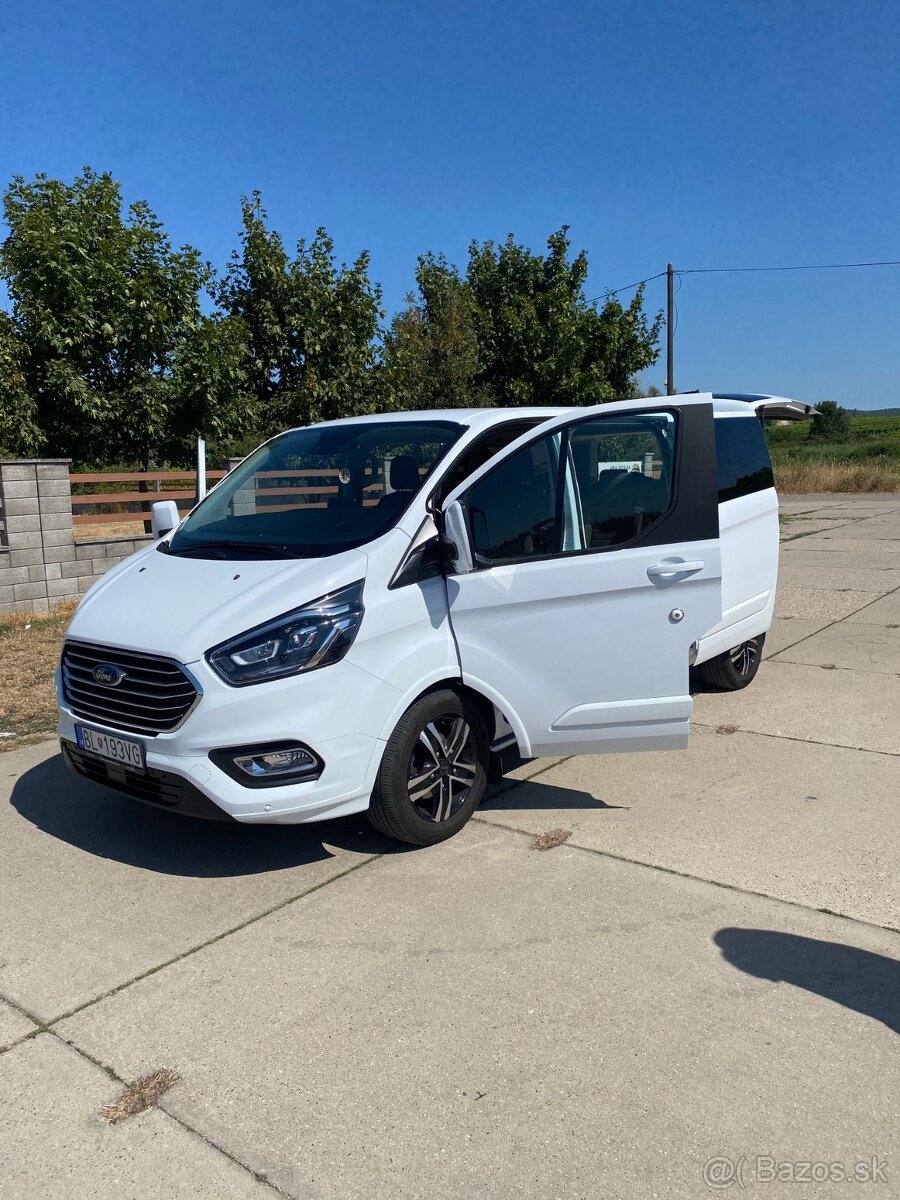 Prenájom Ford Tourneo Custom - 8 miest