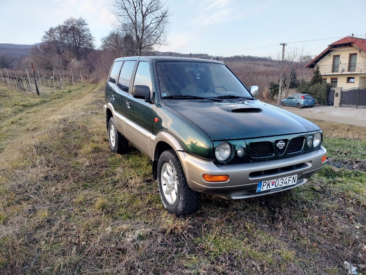 Nissan Terrano 4x4 2.7 TDI M5 92kw rok 2000 Klima