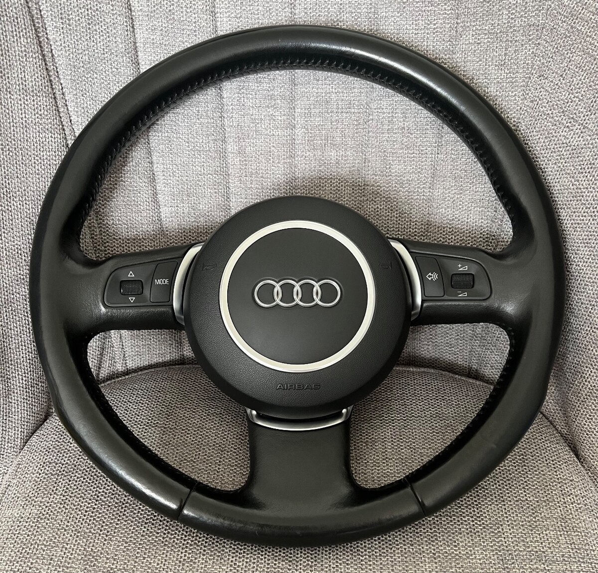 Audi A8 D3 multifunkčný volant airbag