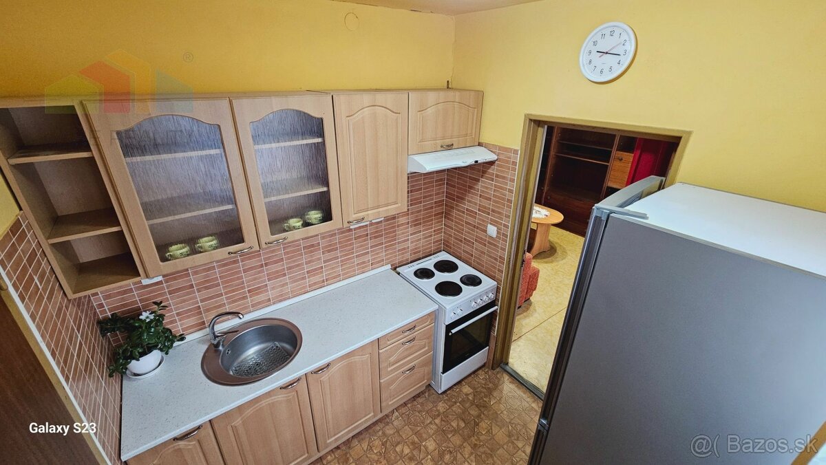 PREDAJ  DVOJIZBOVÝ BYT 46 M2, LOGGIA, PIEŠŤANY, M.BELA