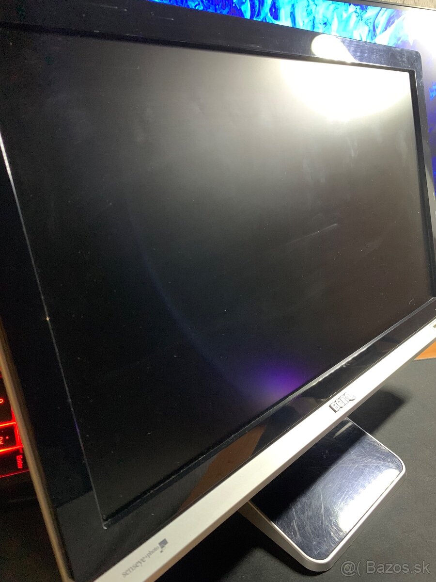 Benq E900HDA LCD monitor