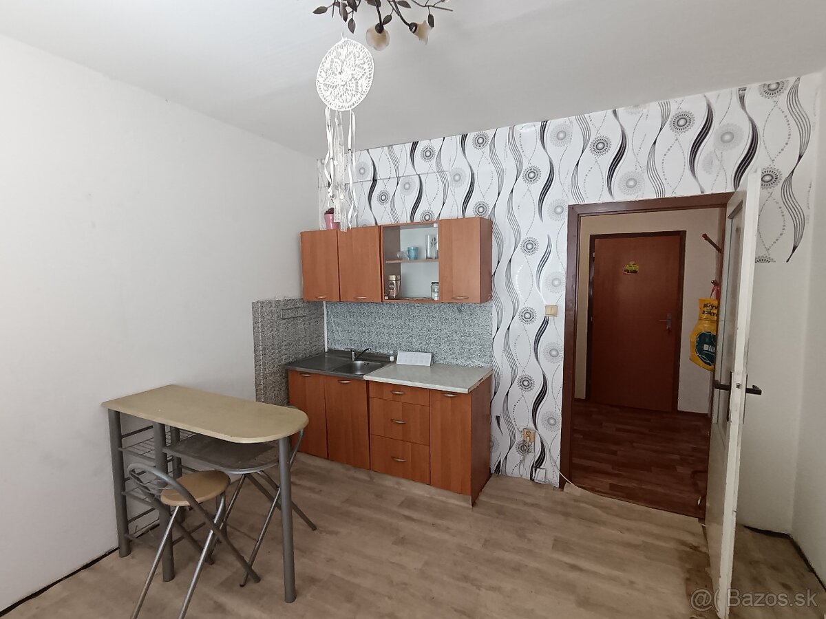 Predaj garsónka , Levice , 20 m2