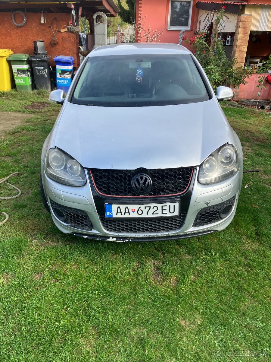 Predám vw golf5 nepojazdný