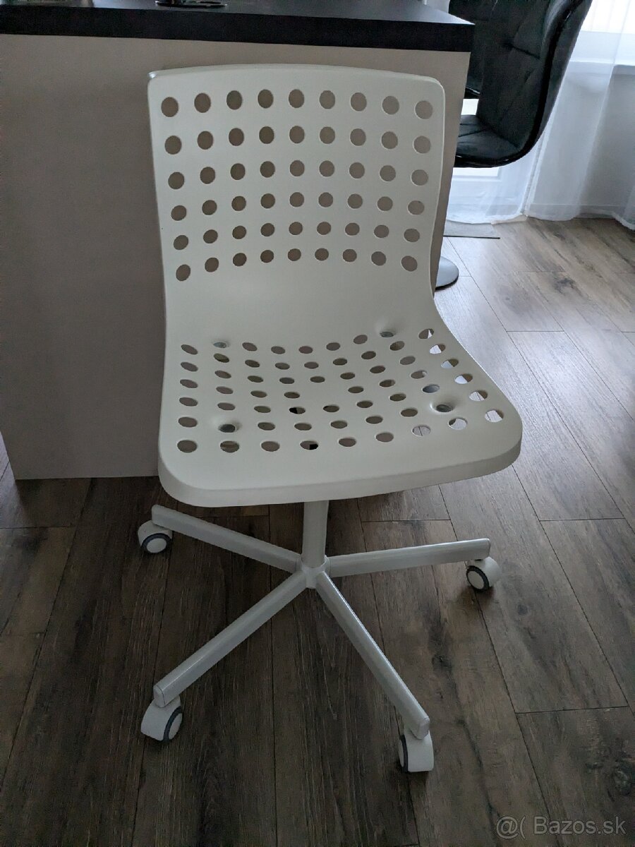 Ikea stolicka