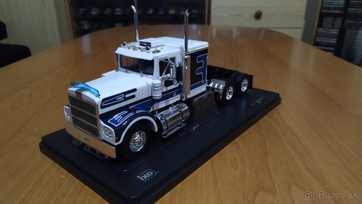 modely aut 1/43; Marmon; IXO